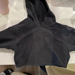 Lululemon all yours crop, worn a couple of times black size 2